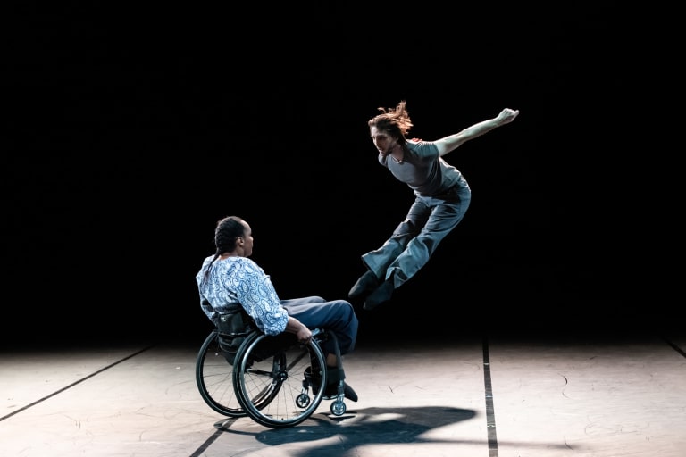 27443-Julien_Benhamou___Opera_national_de_Paris-A-PERTE-DE-VUE...-Maxime-Thomas---Gladys-Foggea-et--Maxime-Thomas--c--Julien-Benhamou-OnP-DSC_0195_