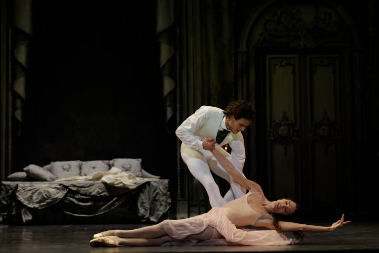 LE ROUGE ET LE NOIR 5