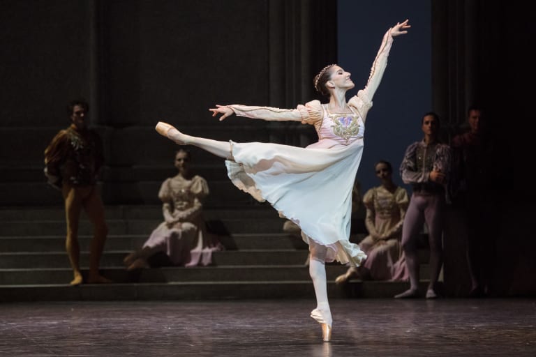 ann-ray-0251_LAC CYGNES_R Noureev_Héloïse Bourdon (c) ann ray OnP