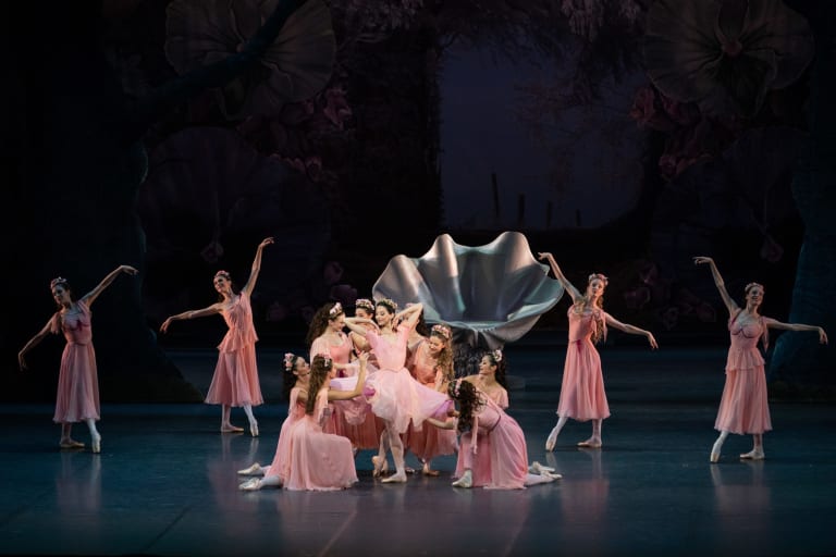 SONGE2122_0629_YKellerman_S0205_LE SONGE D'UNE NUIT D'ETE_GEORGE BALANCHINE_Hannah O'Neill (Titania) (c) Yonathan Kellerman OnP