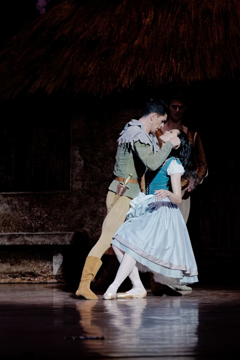 2122-031_GISELLE_Jean CORALLI Jules PERROT_ Alice Renavand (Giselle) A. Ibot (Hilarion) (c) Agathe Poupeney OnP