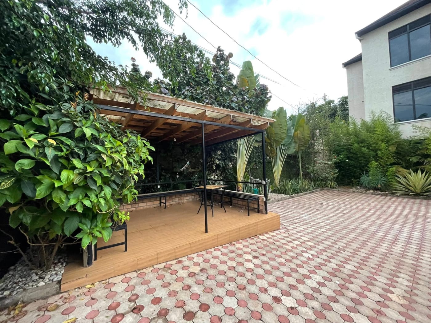 3 Bedroom Furnished Apartment for Rent in Kibagabaga With Big Garden