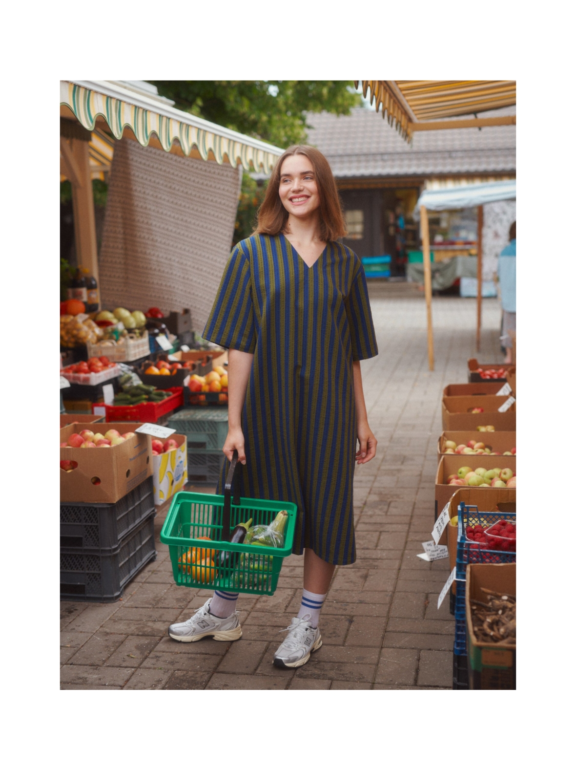 Stripy aikuisten seersucker-mekko