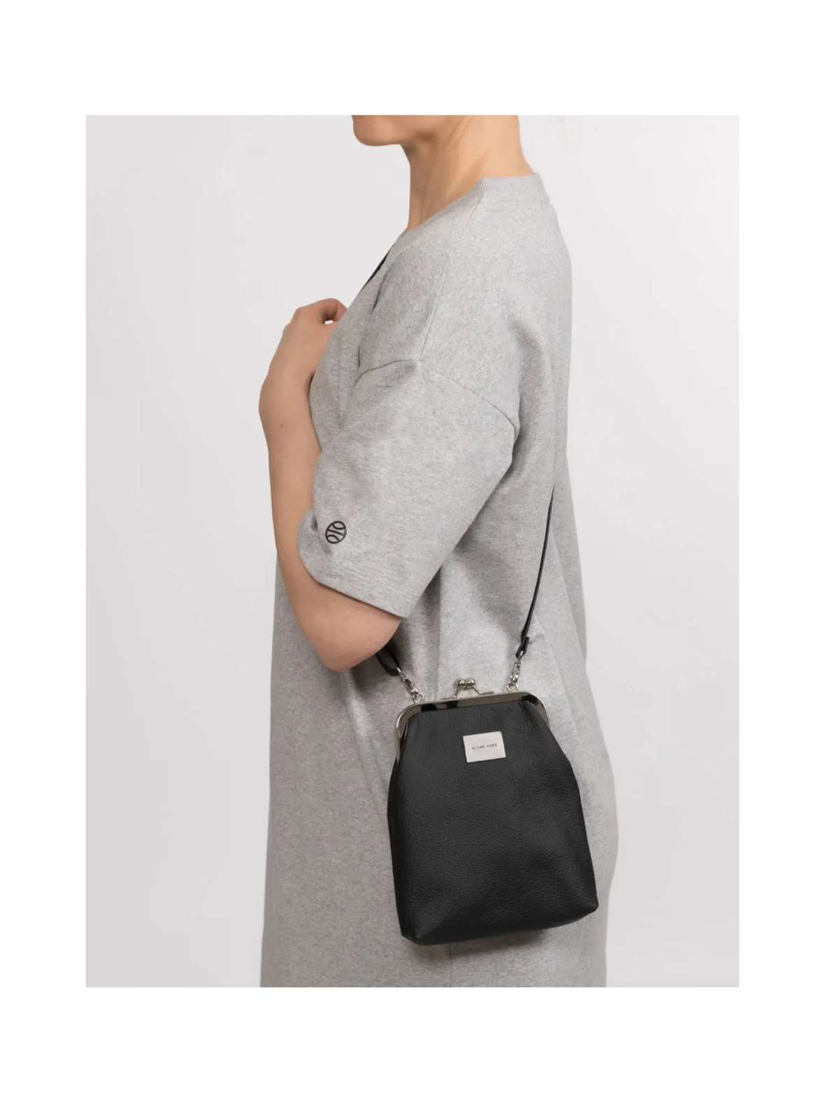 AVARA laukku, musta nahka