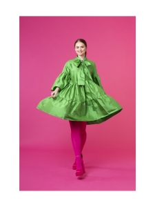 Miia Halmesmaa - LUSH- SILKKIMEKKO RUSETTIKAULUKSELLA, KIRKAS VIHREÄ - VIHREÄ Miia Halmesmaa - LUSH- SILKKIMEKKO RUSETTIKAULUKSELLA, KIRKAS VIHREÄ - VIHREÄ | Stockmann