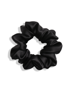 Upcycle with Jing - Mulberry Silk Scrunchie -hiusdonitsi - musta Upcycle with Jing - Mulberry Silk Scrunchie -hiusdonitsi - musta | Stockmann