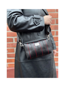 Globe Hope - UTU laukku, punaisilla raidoilla - MUSTA | Stockmann