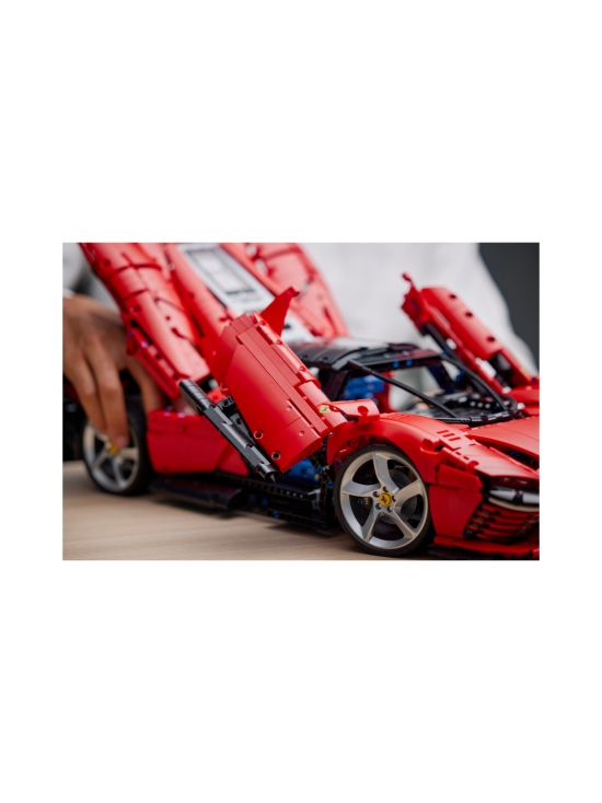 LEGO TECHNIC - LEGO Technic Ferrari Daytona SP3 42143 | Stockmann - photo 6