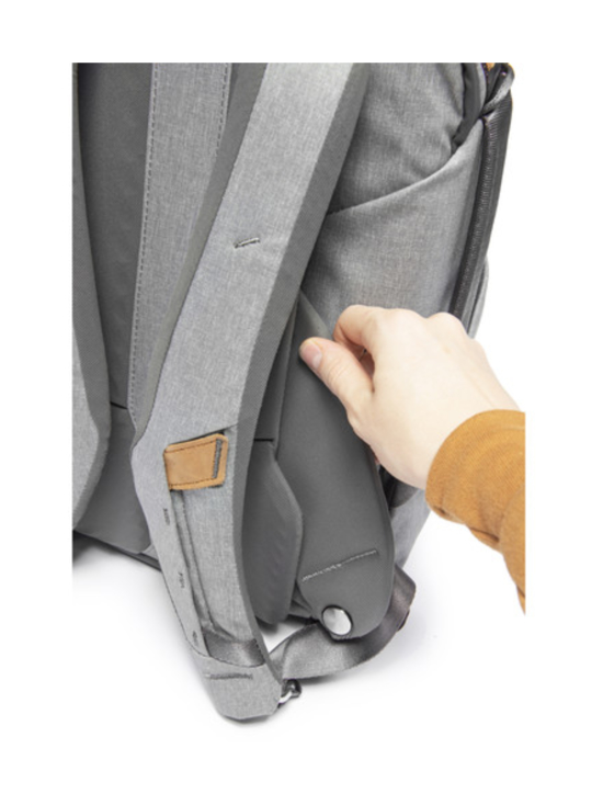 Peak Design - Peak Design Everyday Hip Belt v2 (Ash) lantiovyö - photo 3 Peak Design - Peak Design Everyday Hip Belt v2 (Ash) lantiovyö | Stockmann - photo 3