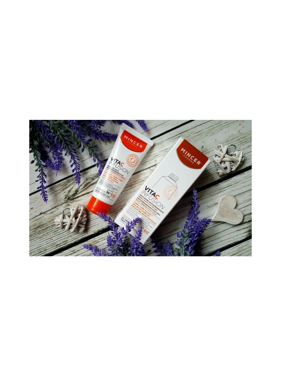 Mincer Pharma - VitaC Moisturising Microdermabrasion -kasvokuorinta 75ml - photo 2 Mincer Pharma - VitaC Moisturising Microdermabrasion -kasvokuorinta 75ml | Stockmann - photo 2