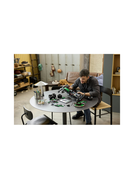 LEGO TECHNIC - LEGO Technic Aston Martin Aramco AMR25 ‑F1-auto 42240 | Stockmann - photo 4