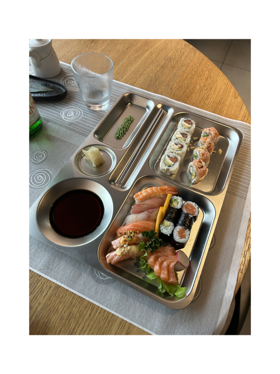 Mepra - Sushisetti - lohkolautanen/tarjotin ja syömäpuikot - photo 2 Mepra - Sushisetti - lohkolautanen/tarjotin ja syömäpuikot | Stockmann - photo 2