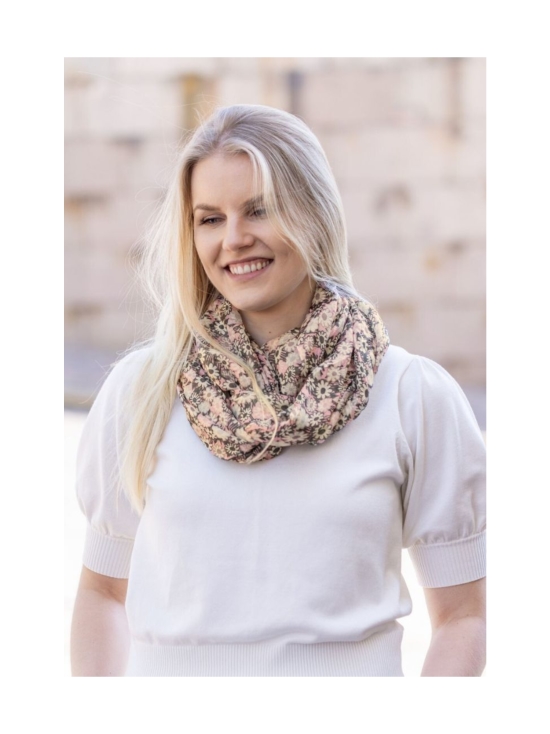 Lasessor - Muumi Pikku Myy -silkkituubihuivi 70x80cm - ROSA | Stockmann - photo 2