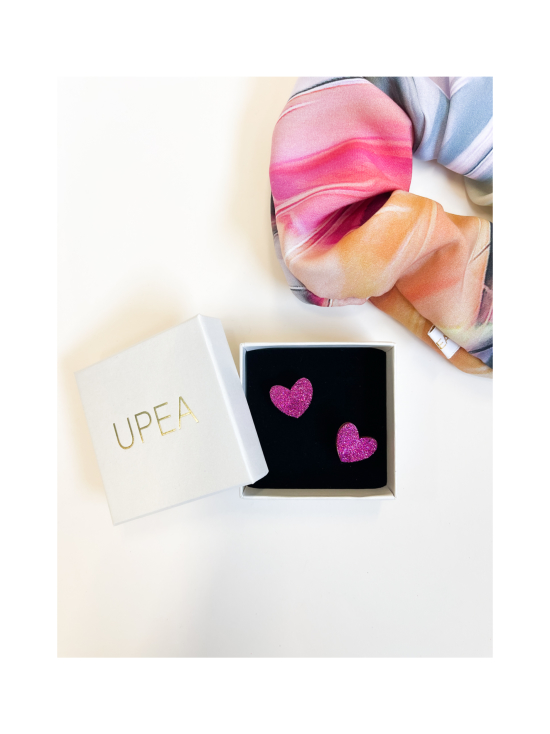 UPEA - Glitter Love, sydän-nappikorvikset, Fuksia - 4 - photo 2 UPEA - Glitter Love, sydän-nappikorvikset, Fuksia - 4 | Stockmann - photo 2