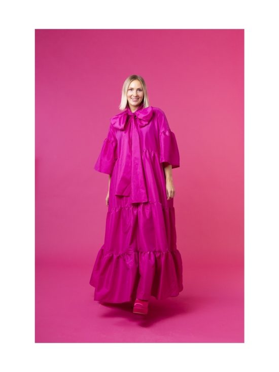 Miia Halmesmaa - LUSH- ILTAPUKU RUSETTIKAULUKSELLA, PINKKI - PINKKI - photo 2 Miia Halmesmaa - LUSH- ILTAPUKU RUSETTIKAULUKSELLA, PINKKI - PINKKI | Stockmann - photo 2