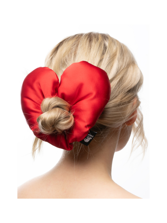 Upcycle with Jing - Red Heart Silk Scrunchie -hiusdonitsi - PUNAINEN - photo 2 Upcycle with Jing - Red Heart Silk Scrunchie -hiusdonitsi - PUNAINEN | Stockmann - photo 2