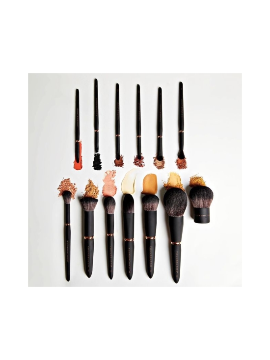 Youngblood - Luxe Cheek Brush -poskipuna, ja aurinkopuuterisivellin 1kpl - 10 - photo 2 Youngblood - Luxe Cheek Brush -poskipuna, ja aurinkopuuterisivellin 1kpl - 10 | Stockmann - photo 2
