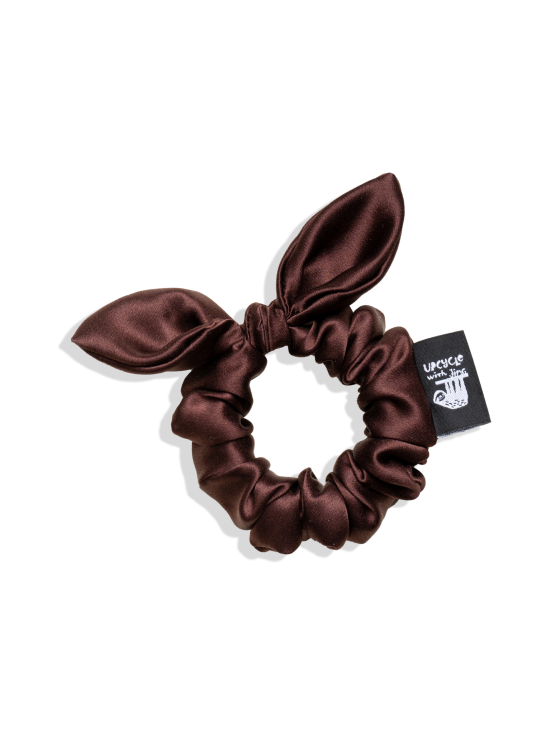 Upcycle with Jing - Pupu Silk Scrunchie S -hiusdonitsi - Ruskea - RUSKEA - photo 1 Upcycle with Jing - Pupu Silk Scrunchie S -hiusdonitsi - Ruskea - RUSKEA | Stockmann - photo 1