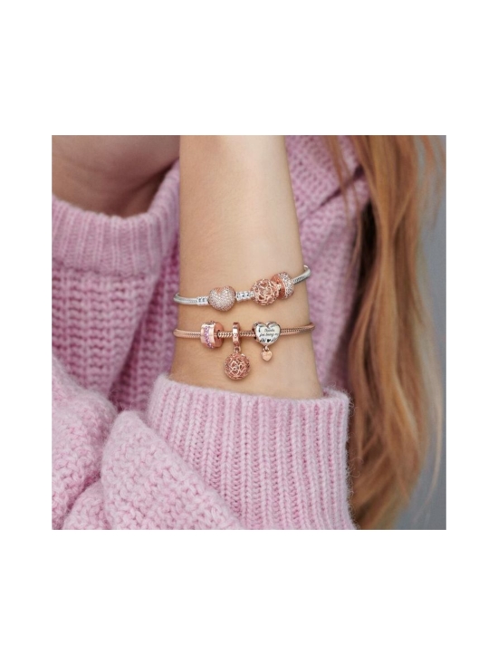 Pandora - Kirkas pavé-lukkopala 14k Rose gold-plated clip with clear cubic zirconia and silicone grip Clear Pavé Clip Charm 781817CZ | Stockmann - photo 2