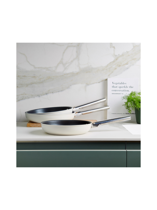 Smeg - Smeg paistinpannu, kermanvalkoinen 28cm - photo 5 Smeg - Smeg paistinpannu, kermanvalkoinen 28cm | Stockmann - photo 5