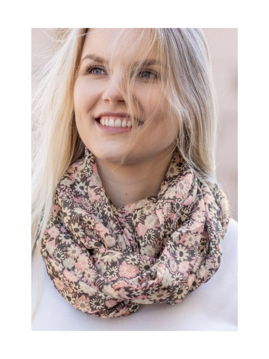 Lasessor - Muumi Pikku Myy -silkkituubihuivi 70x80cm - ROSA | Stockmann - photo 4
