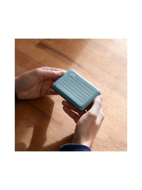 Ögon Designs - Smart Case V2 - luottokorttikotelo - ARTIC BLUE - photo 3 Ögon Designs - Smart Case V2 - luottokorttikotelo - ARTIC BLUE | Stockmann - photo 3