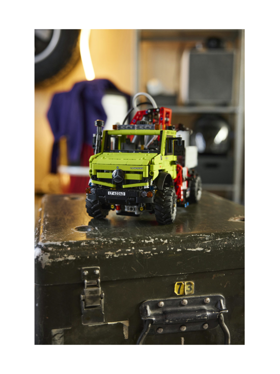 LEGO TECHNIC - LEGO Technic Nosturilla varustettu Mercedes-Benz Unimog U 5023 42242 | Stockmann - photo 5
