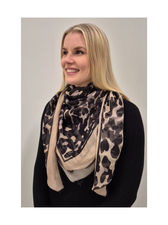 Lasessor - Chelsea - lyocellkaulahuivi - BEIGE | Stockmann - photo 2