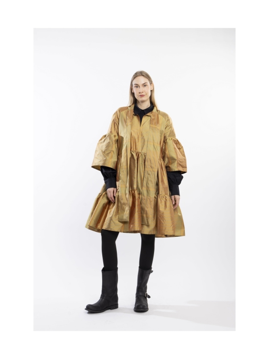 Miia Halmesmaa - LUSH- SILKKIMEKKO RUSETTIKAULUKSELLA, RUUTU KULTA - KULTA | Stockmann - photo 7