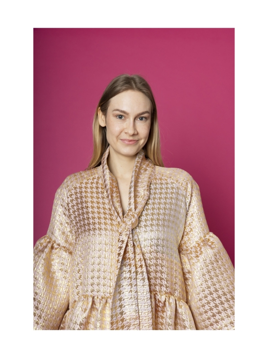 Miia Halmesmaa - LUSH- MEKKO, KUKONASKEL VAALEANPUNAINEN/KULTA - VAALEANPUNAINEN | Stockmann - photo 3