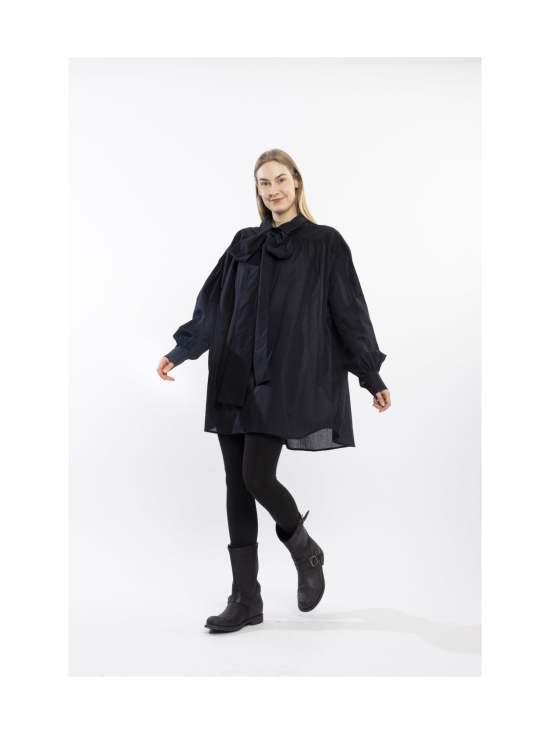 Miia Halmesmaa - KAULUSPAITA, % puuvilla MUSTA - MUSTA | Stockmann - photo 3