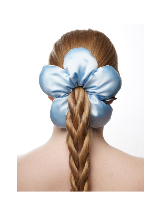 Upcycle with Jing - Flower Silk Scrunchie -hiusdonitsi - Vaaleansininen - VAALEANSININEN - photo 2 Upcycle with Jing - Flower Silk Scrunchie -hiusdonitsi - Vaaleansininen - VAALEANSININEN | Stockmann - photo 2