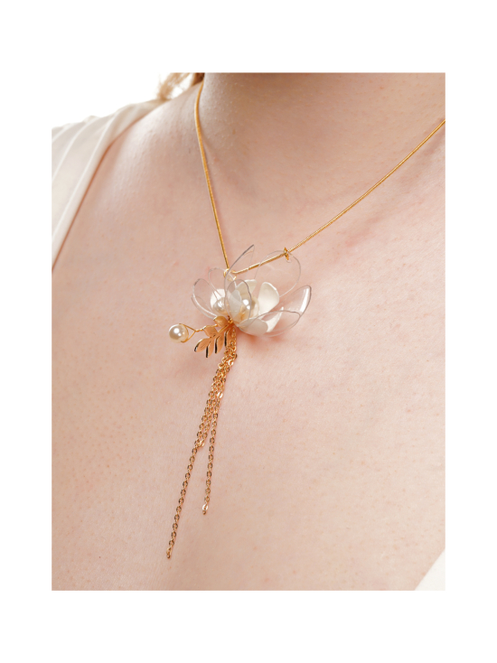 Upcycle with Jing - Jasmine Fairy Triple Flower Kaulakorut - VALKOINEN - photo 2 Upcycle with Jing - Jasmine Fairy Triple Flower Kaulakorut - VALKOINEN | Stockmann - photo 2
