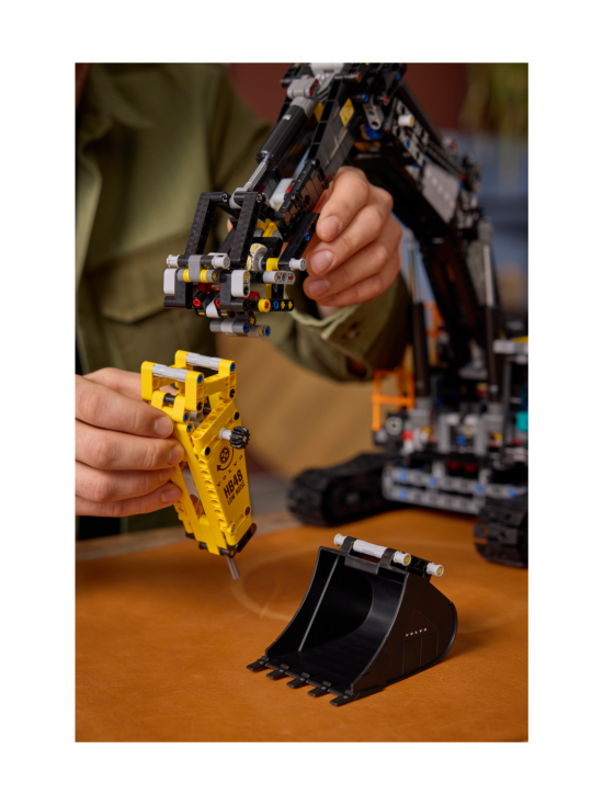 LEGO TECHNIC - LEGO Technic Volvo EC500 Hybrid ‑kaivukone 42215 - photo 6 LEGO TECHNIC - LEGO Technic Volvo EC500 Hybrid ‑kaivukone 42215 | Stockmann - photo 6