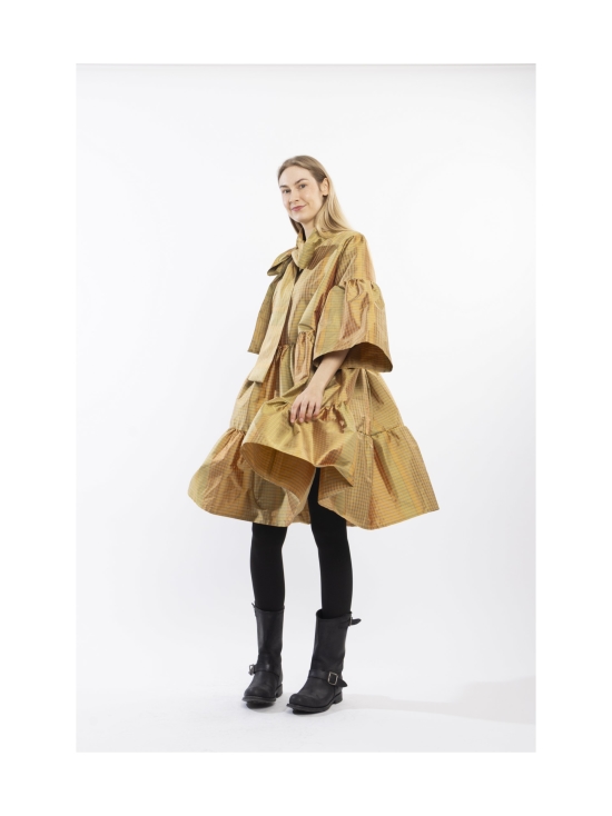 Miia Halmesmaa - LUSH- SILKKIMEKKO RUSETTIKAULUKSELLA, RUUTU KULTA - KULTA | Stockmann - photo 6