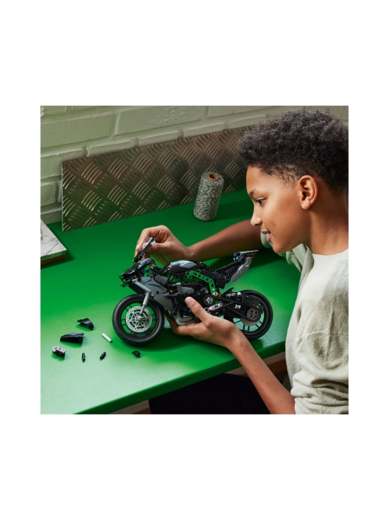 LEGO TECHNIC - LEGO Technic Kawasaki Ninja H2R ‑moottoripyörä 42170 - photo 6 LEGO TECHNIC - LEGO Technic Kawasaki Ninja H2R ‑moottoripyörä 42170 | Stockmann - photo 6