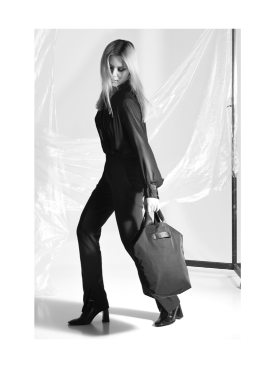 Lumi - Enrik New Normals - MUSTA - photo 7 Lumi - Enrik New Normals - MUSTA | Stockmann - photo 7