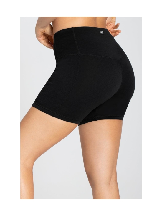 super.natural - NAISTEN LIQUID FLOW SHORTSIT - JET BLACK | Stockmann - photo 3