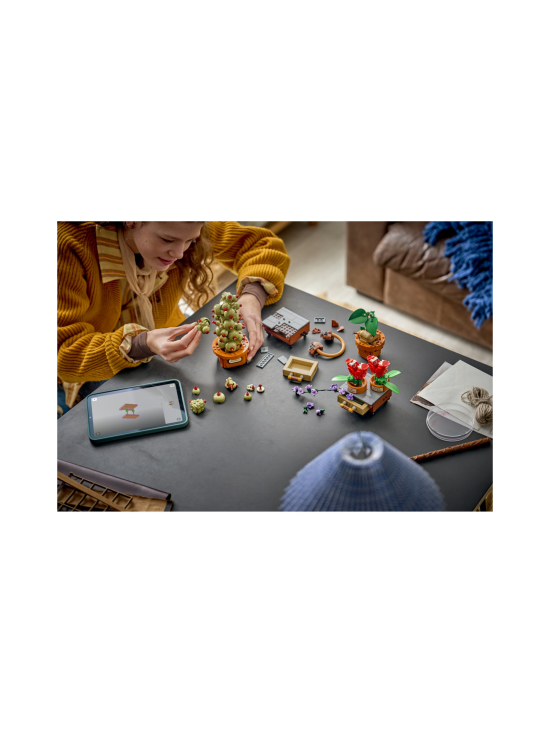 LEGO HARRY POTTER - LEGO Harry Potter TM Tylypahkan yrttitiedon oppitunnin kasvit 76474 | Stockmann - photo 4