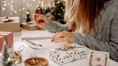 Diez consejos para ahorrar dinero esta temporada de fiestas
