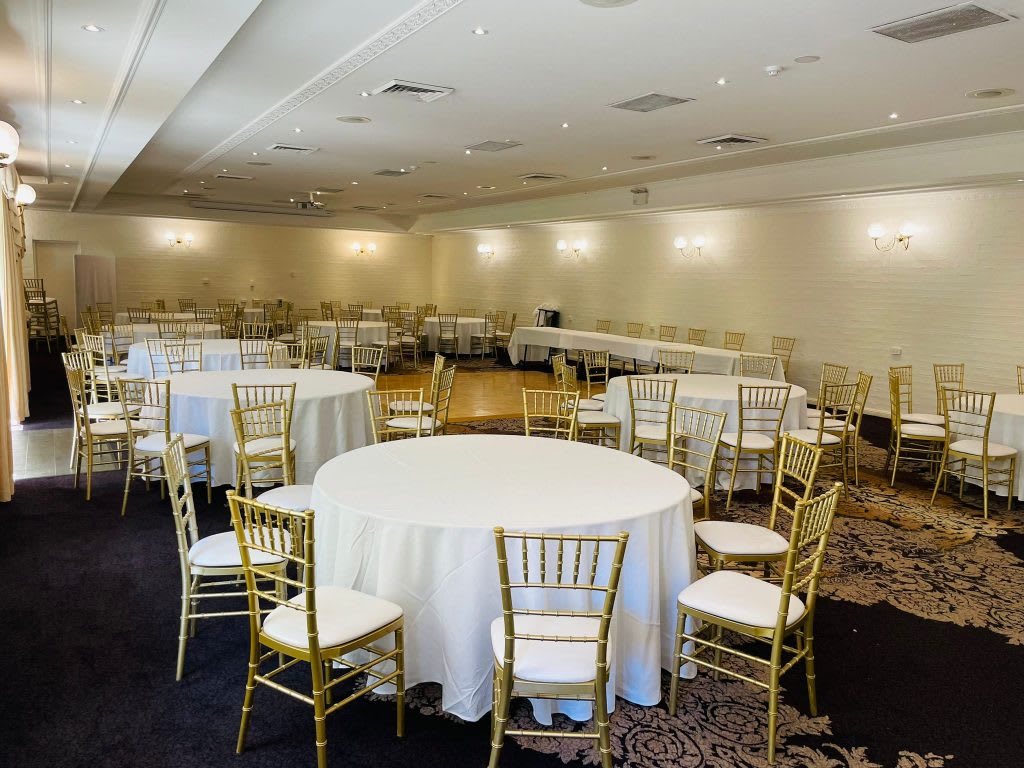 Popular Chiavari Chairs to Hire for Your Wedding - BE Event Hire