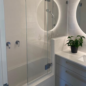 A beautiful new bath screen installed by Palmers Glass