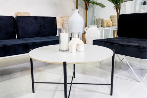 Coffee table with white top