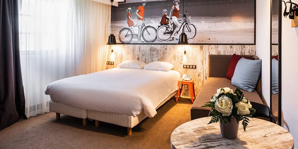 Décoration-intérieur-Ibis-Styles-Dinan