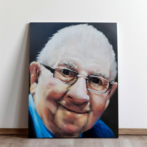 Realistisch spuitbusportret op canvas – geschilderd als herinnering aan een dierbare, 90x60 cm.