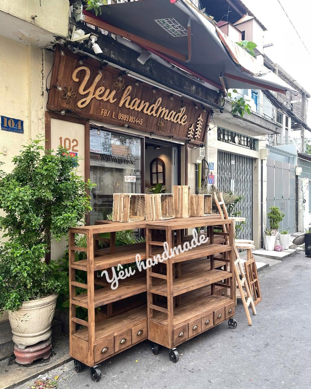 Tủ Kệ Bánh Xe