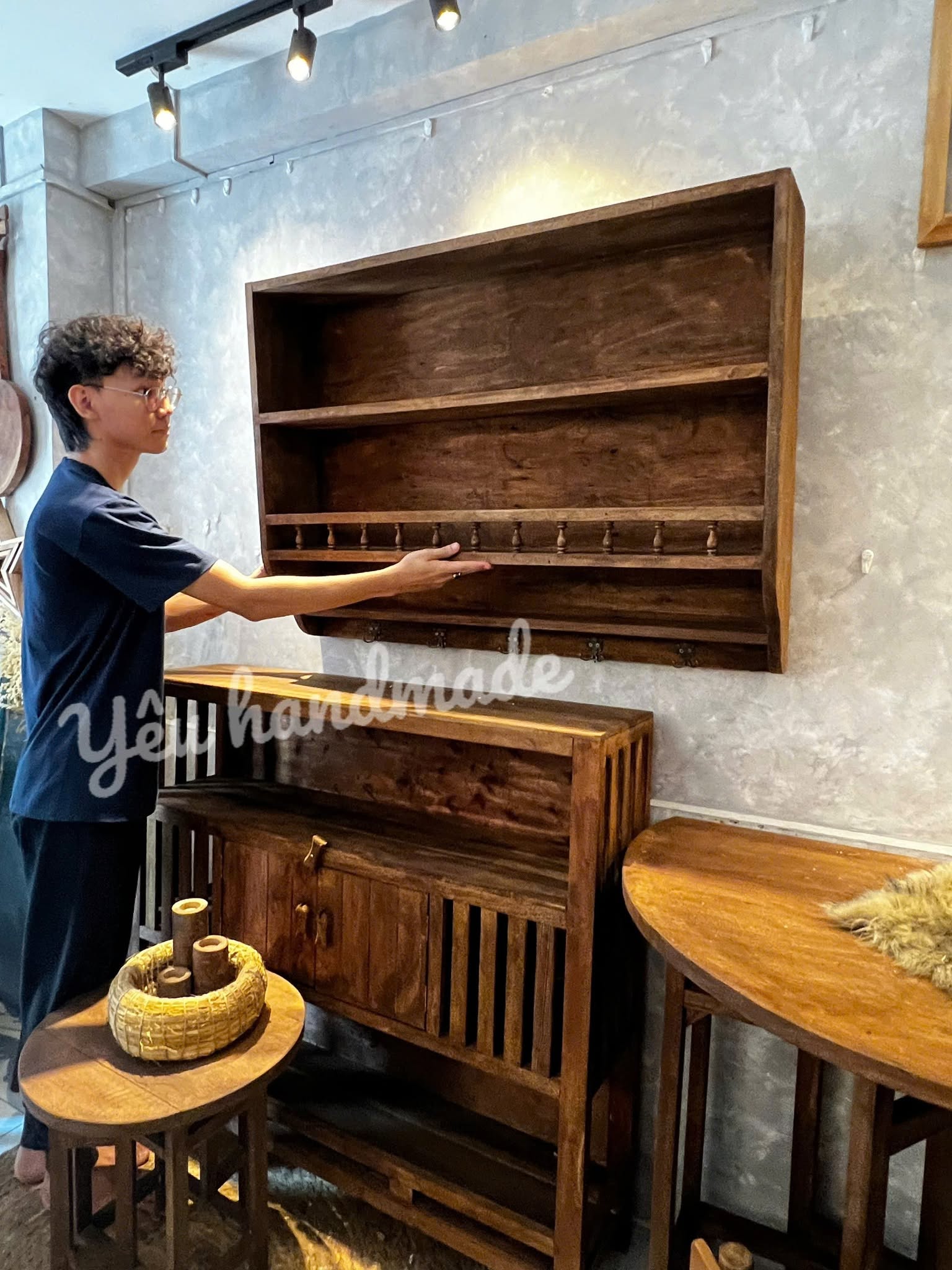 Kệ Treo Không Cánh