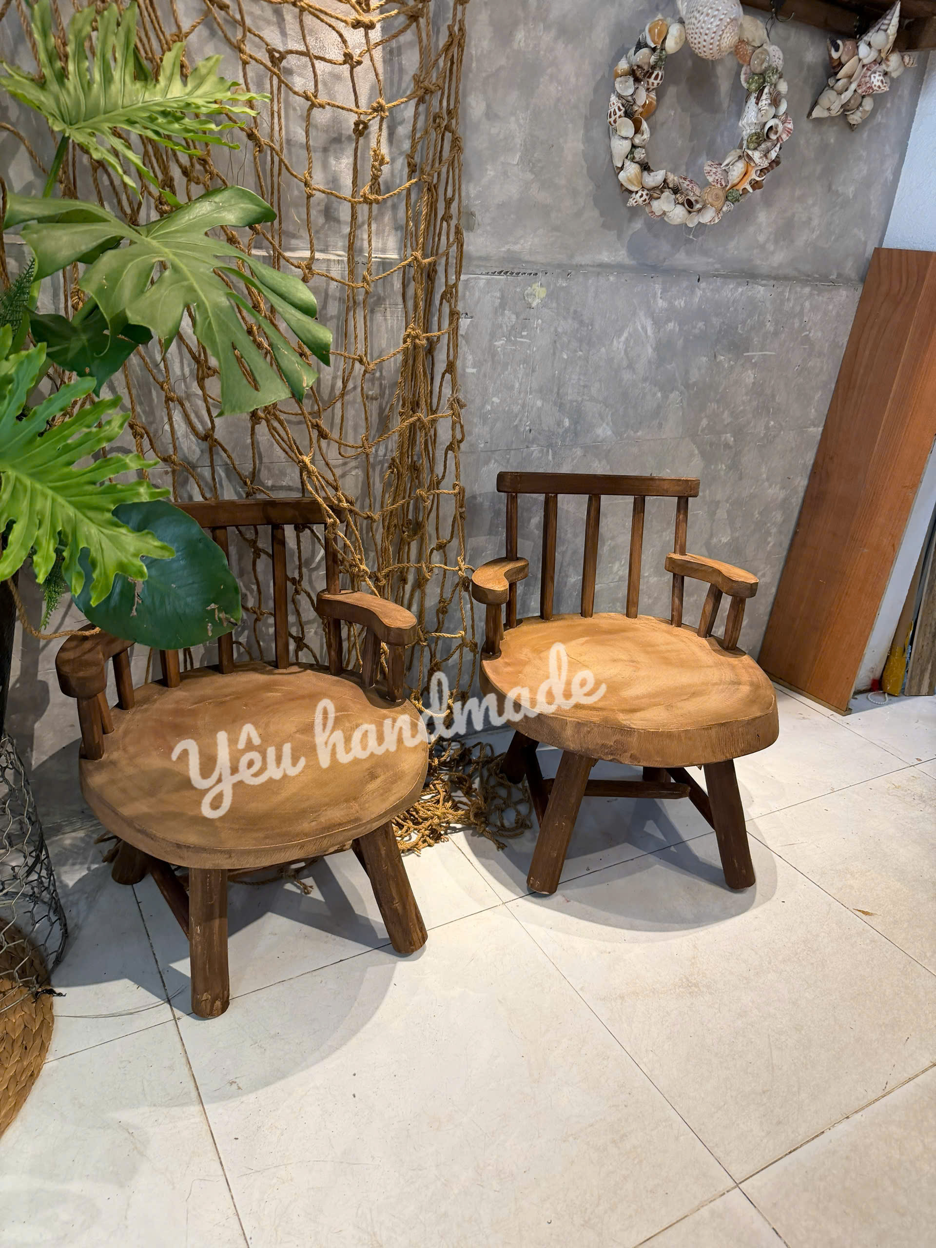 Ghế Đôn Thanh Tựa Dọc Có Tay