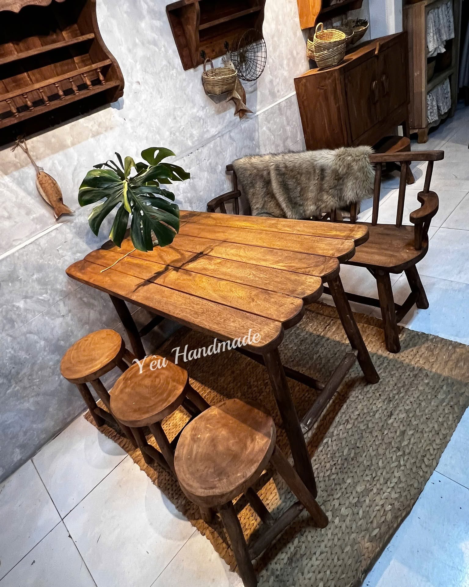 Bàn Gỗ Mặt Bông 1M2