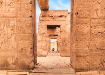 interior-templo-kom-ombo